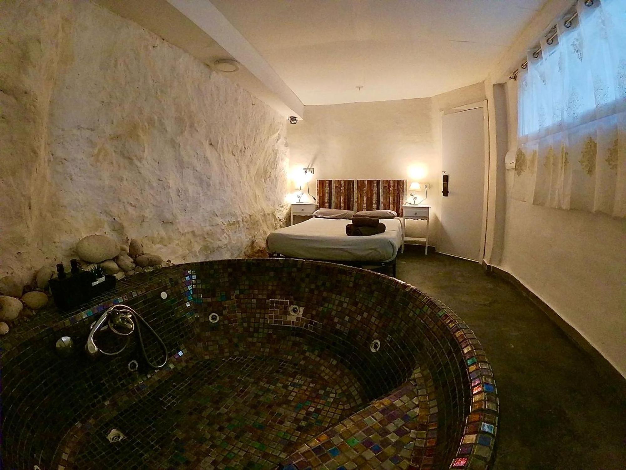 Fortress Jacuzzi Suites Xàtiva Exterior foto